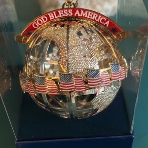 VINTAGE Wallace Silversmiths God Bless America Collectable Christmas Ornament